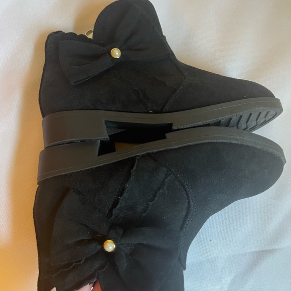 Pandaninjia Clara Black Suede Kids Zip Boots with Bow Detail, NWOT, Size 11 - Picture 3 of 10